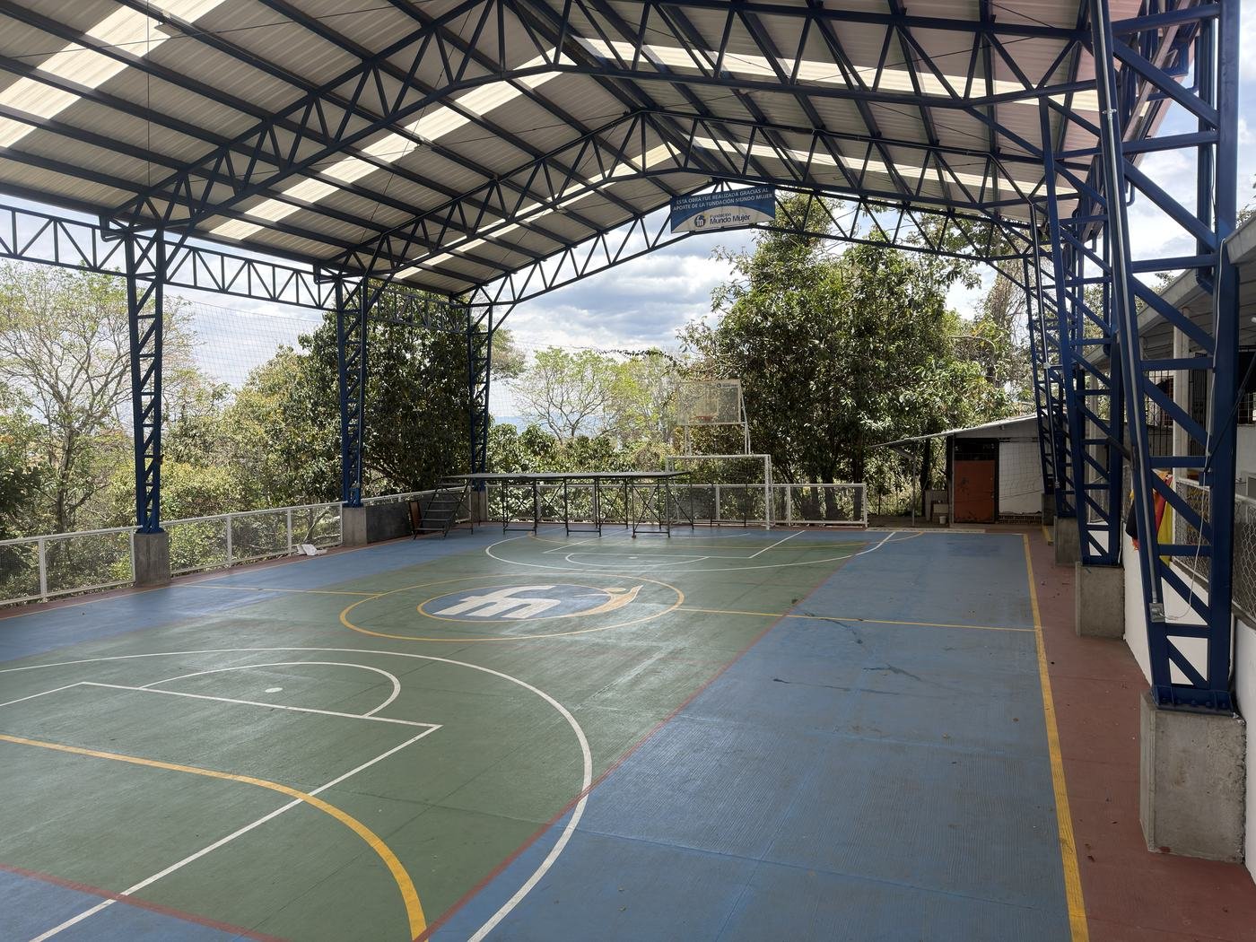 Polideportivo cubierto de la Academia Militar