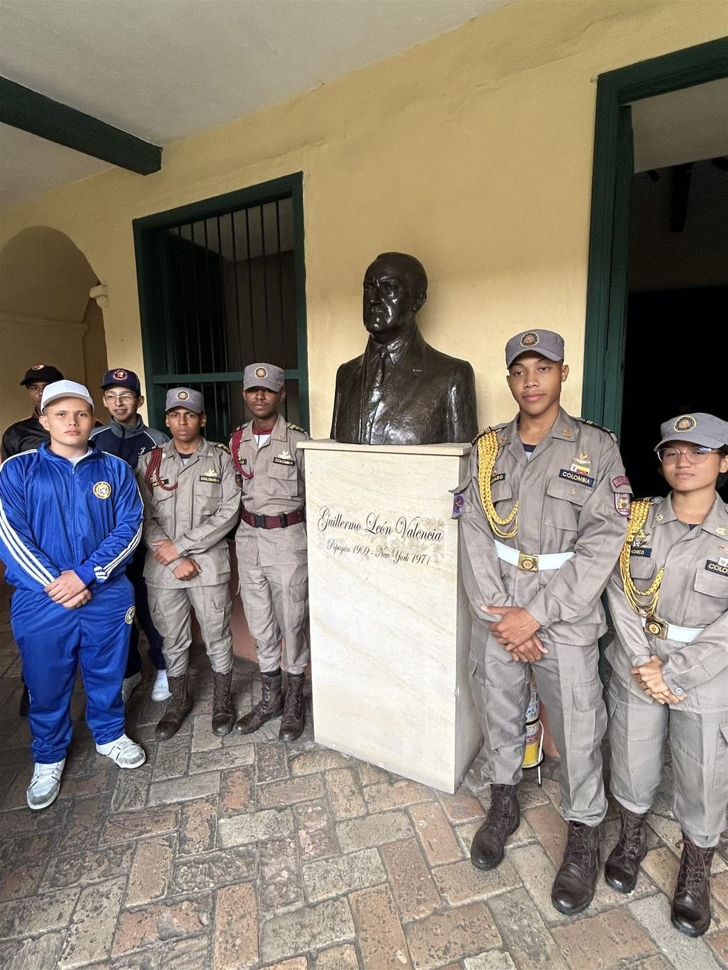 Recorrido cultural de los cadetes por Popayán